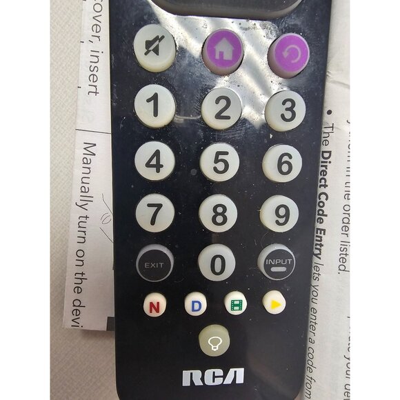 RCA RCRTB06BE1 Universal Remote Control With Manual & Batteries For TV/DVD/Audio - Picture 3 of 6